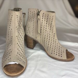 Tom’s Majorca peep toe desert taupe suede heeled bootie mid-calf side zippers